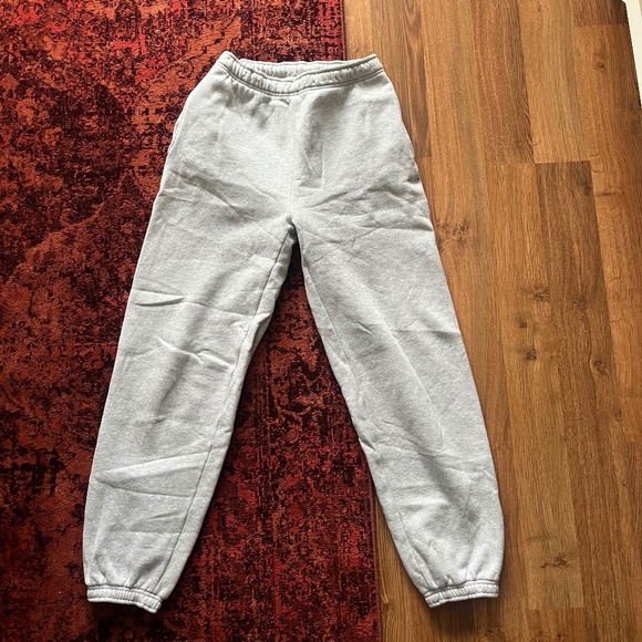 Aritzia Mega Sweatfleece - Picture 1 of 3